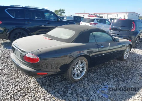 2002 Jaguar Xk8 z USA, uszkodzony, nr VIN SAJDA42C72NA26652